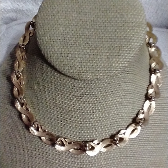 Goldtone decorative Monet choker collar necklace - Picture 2 of 6